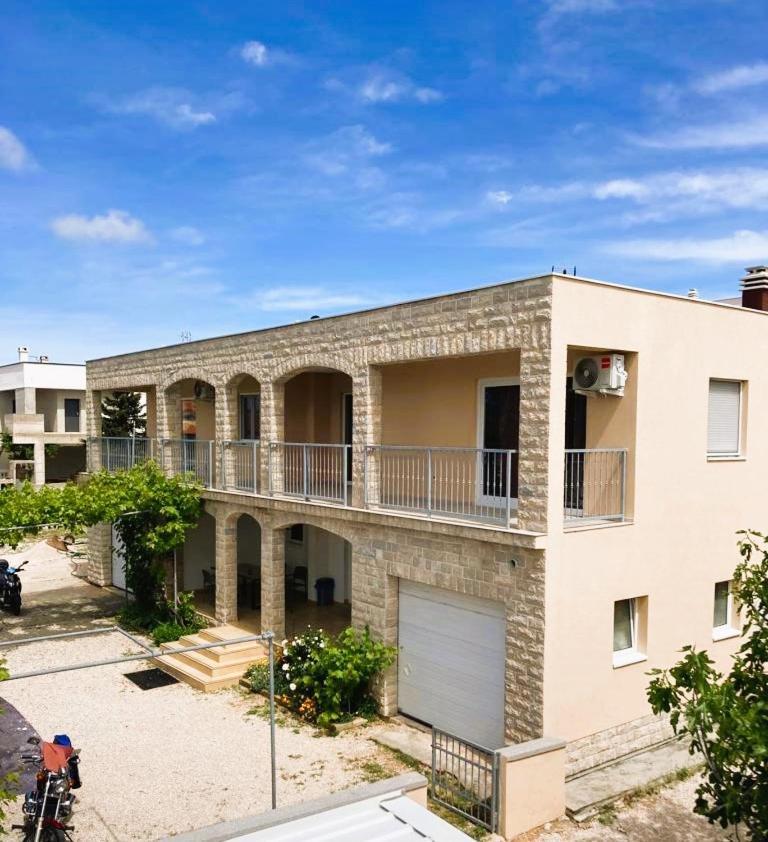 ויר Apartmani Solis מראה חיצוני תמונה